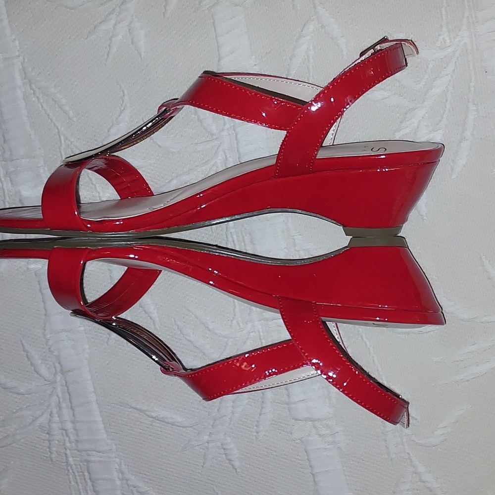 Jones New York Carmyy Sandals - Picture 8 of 11